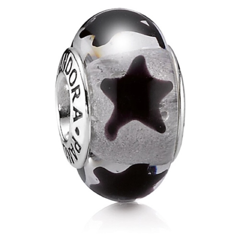 NWOT Pandora Black Star Murano Charm